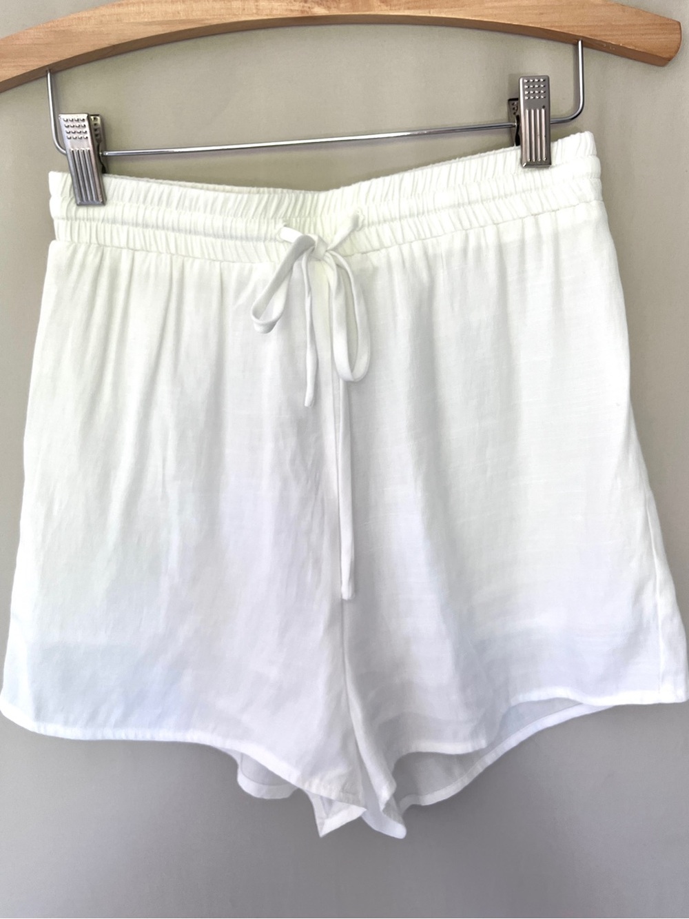 Princess Polly White Elastic Drawstring Shorts • Size 2